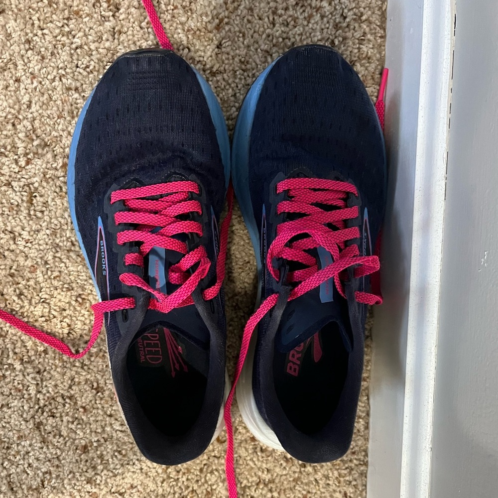 Brooks Hyperion, women’s 6.5 - Picture 2 of 7